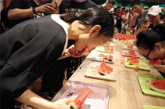 吃瓜不打烊黑料，娱乐圈的真实面貌你知道多少？